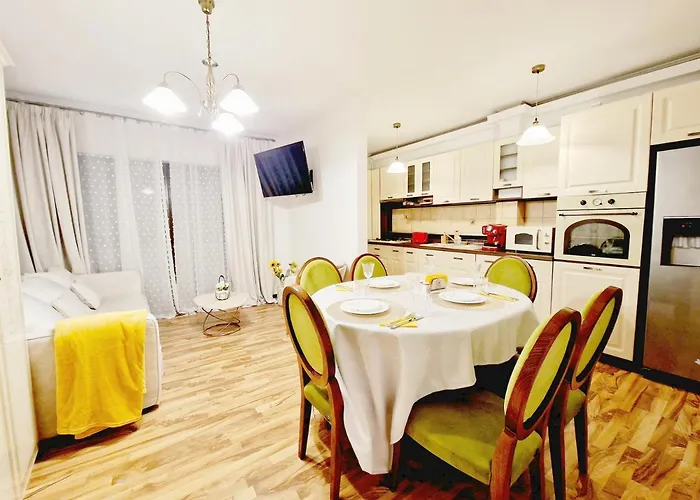 Spacious 3 Rooms 5* Mansion Near Muzeului Square. Free Parking