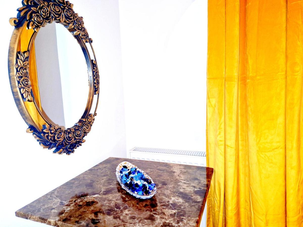 Spacious 3 5* Mansion Near Muzeului Square. Free Parking דירה *