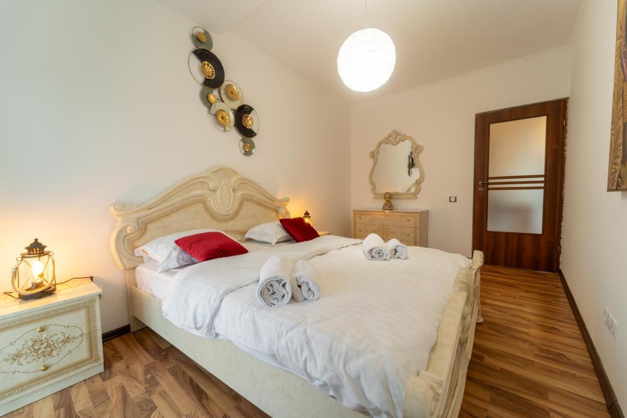 Spacious 3 5* Mansion Near Muzeului Square. Free Parking 公寓