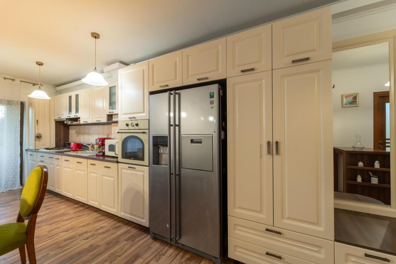 Spacious 3 5* Mansion Near Muzeului Square. Free Parking