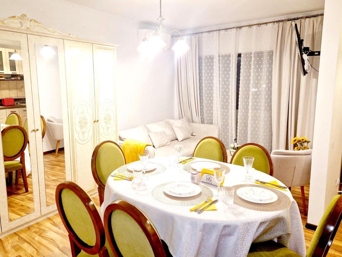Spacious 3 5* Mansion Near Muzeului Square. Free Parking דירה *