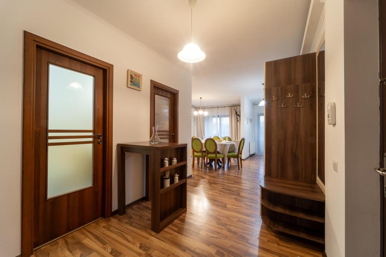 Spacious 3 5* Mansion Near Muzeului Square. Free Parking דירה *