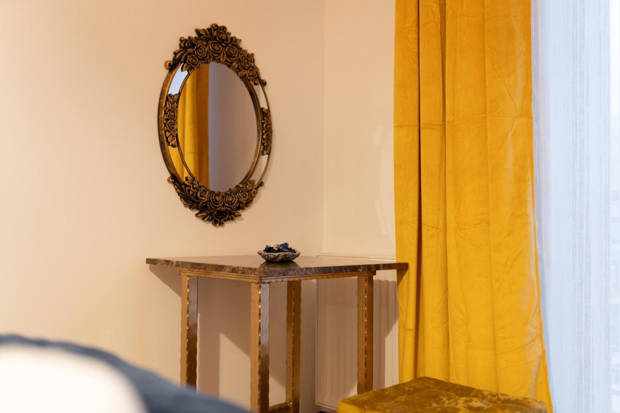Spacious 3 5* Mansion Near Muzeului Square. Free Parking קלוז'-נאפוקה