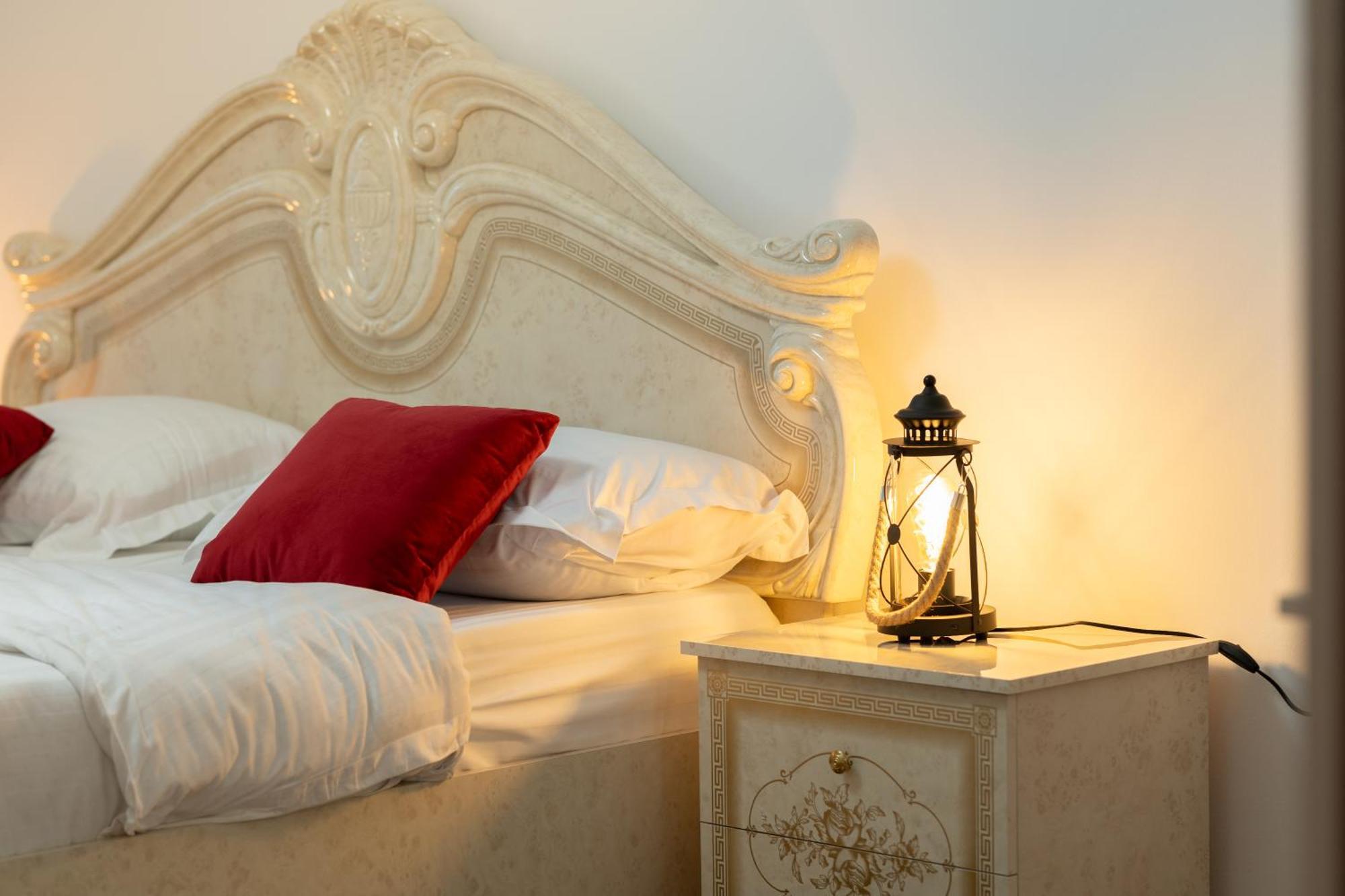 Spacious 3 5* Mansion Near Muzeului Square. Free Parking דירה *